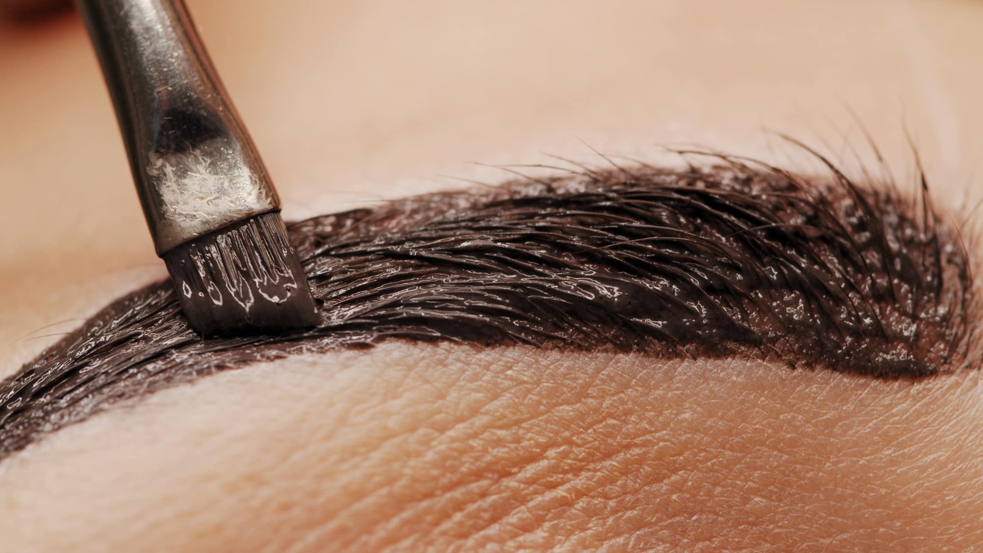 Should you tint your eyebrows before or after the brow lamination process? Let's dive into the steps and best practices for achieving optimal results.