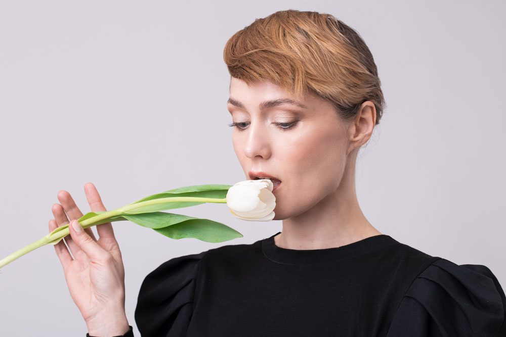 Brow lamination is a trendy beauty treatment that promises to deliver fuller, more defined eyebrows. But as with any cosmetic procedure, it's natural to wonder about the safety and potential risks involved.