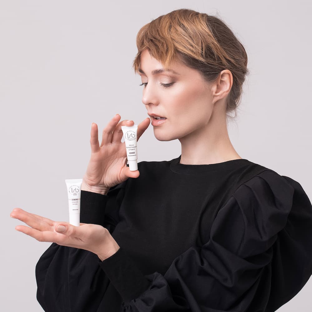 we specialise in providing high-quality private label lash lift glue for brands looking to expand their product offerings. Our lash lift adhesives are designed to deliver exceptional results, ensuring your clients enjoy long-lasting, beautiful lash lifts.